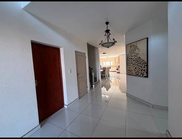 4 BEDROOM HOUSE FOR SALE IN HELDERWYK